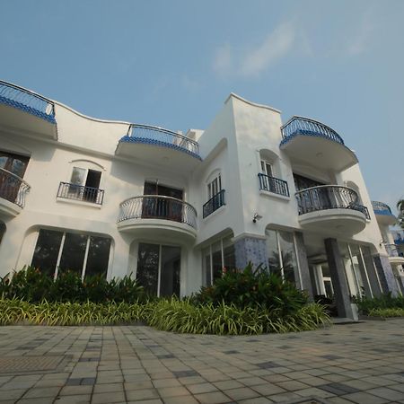 Le Miami Resort Пондичери Екстериор снимка