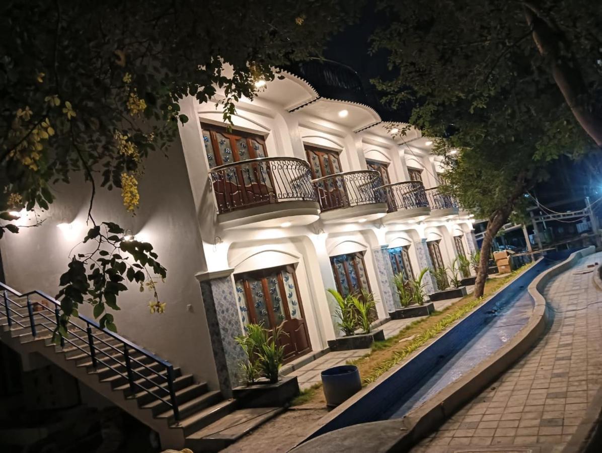 Le Miami Resort Пондичери Екстериор снимка