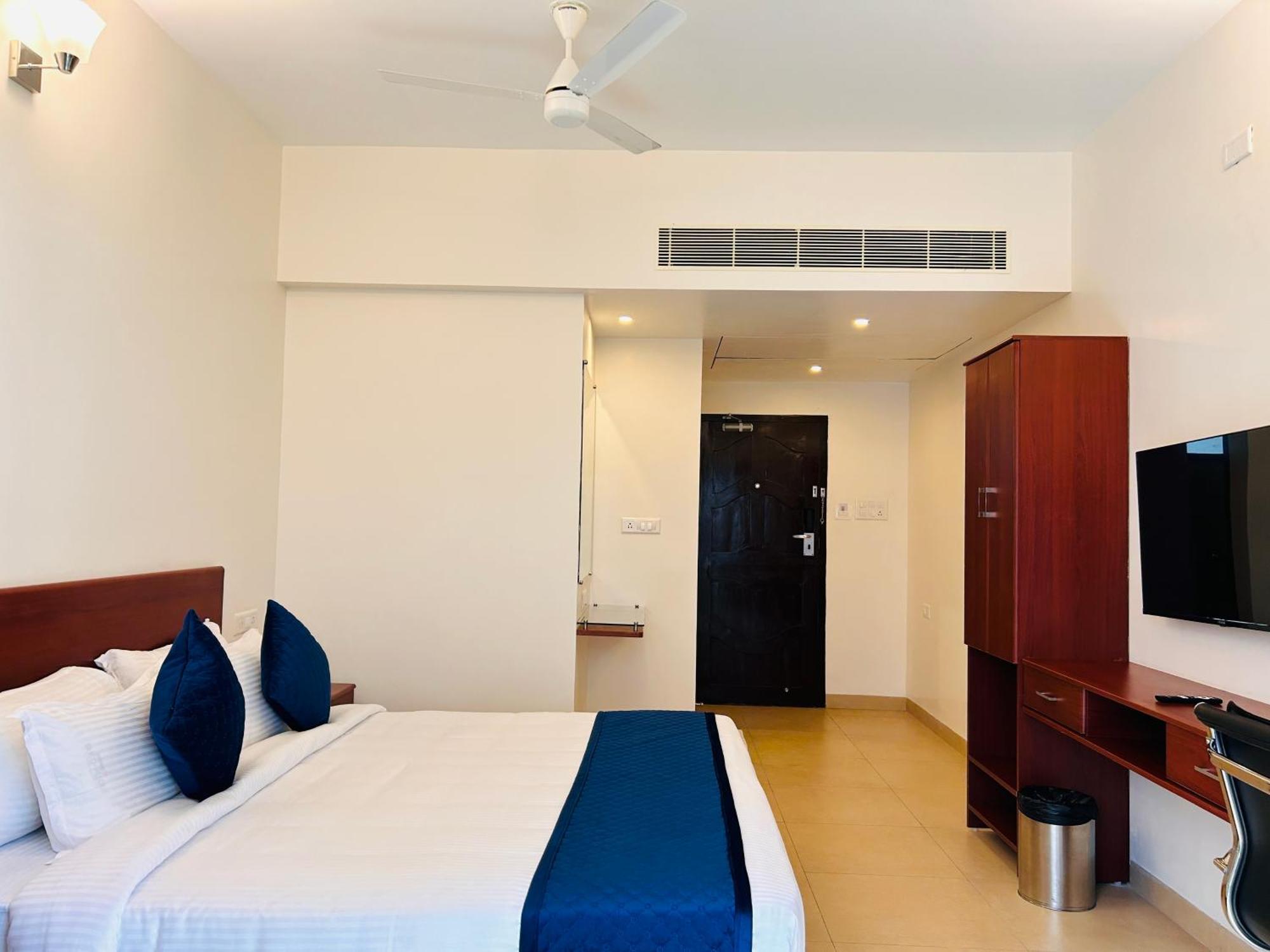 Le Miami Resort Пондичери Екстериор снимка