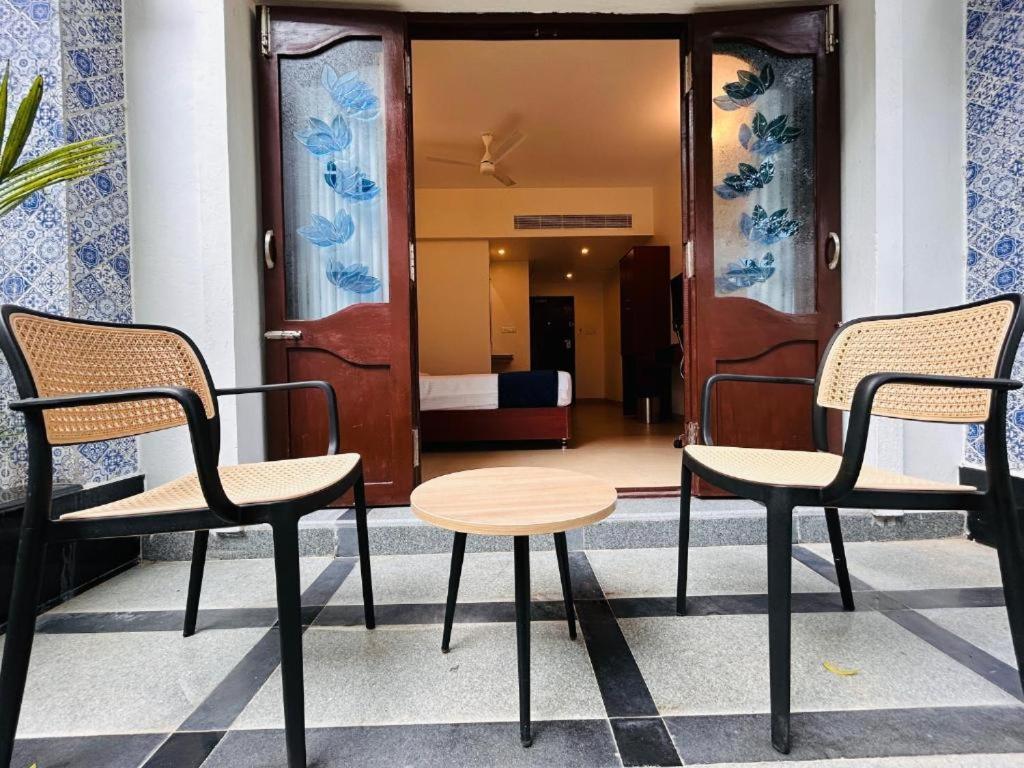 Le Miami Resort Пондичери Екстериор снимка